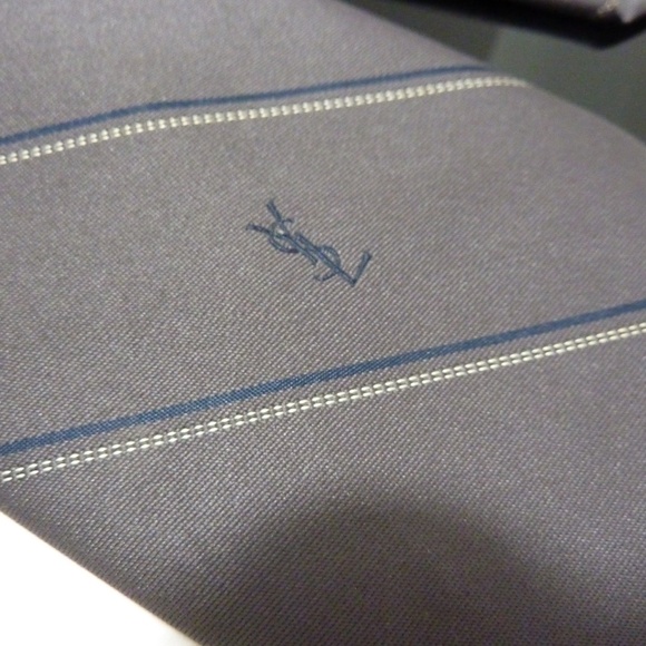 Vintage Yves Saint Laurent Striped  Neck Tie  Dark GREY  55" - Picture 2 of 5